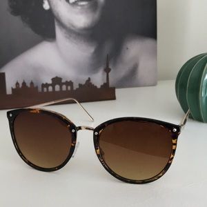Trendy, tortoiseshell style sunglasses